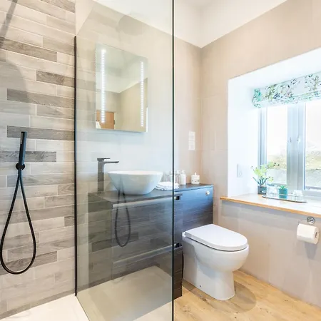Cragg House Farm Bed & Breakfast 3*
