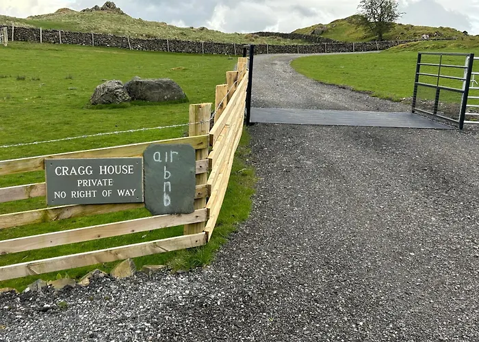 Cragg House Farm Bed & Breakfast 3*